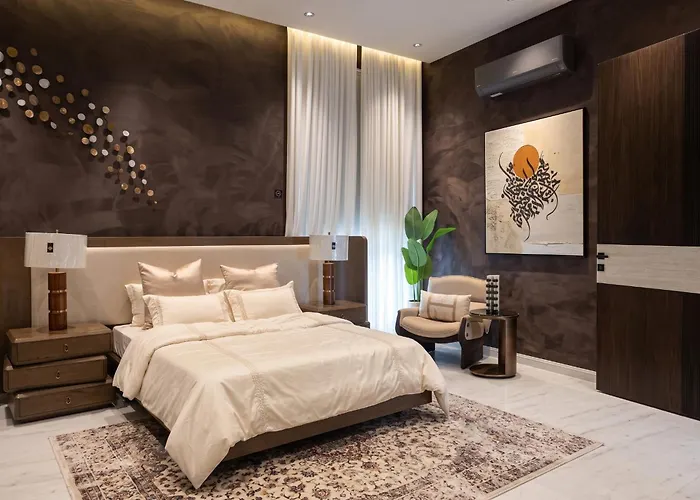 Luxury 3 Bedroom Apartment In The Heart Of Rome *